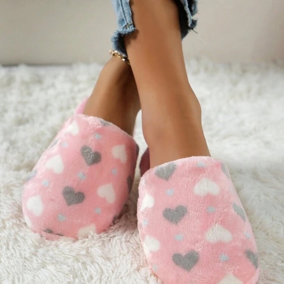 Heart Shaped Heart Slippers Pink Gray White Blue Plush Cozy Non Slip Indoor - Picture 2 of 6